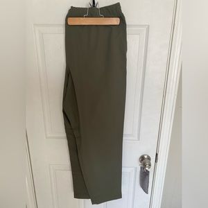 Lululemon New Venture Trouser *Pique Fabric. Caron green. Size: XXL.